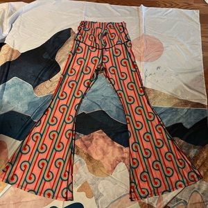 Yoga democracy bell bottoms size medium nwot